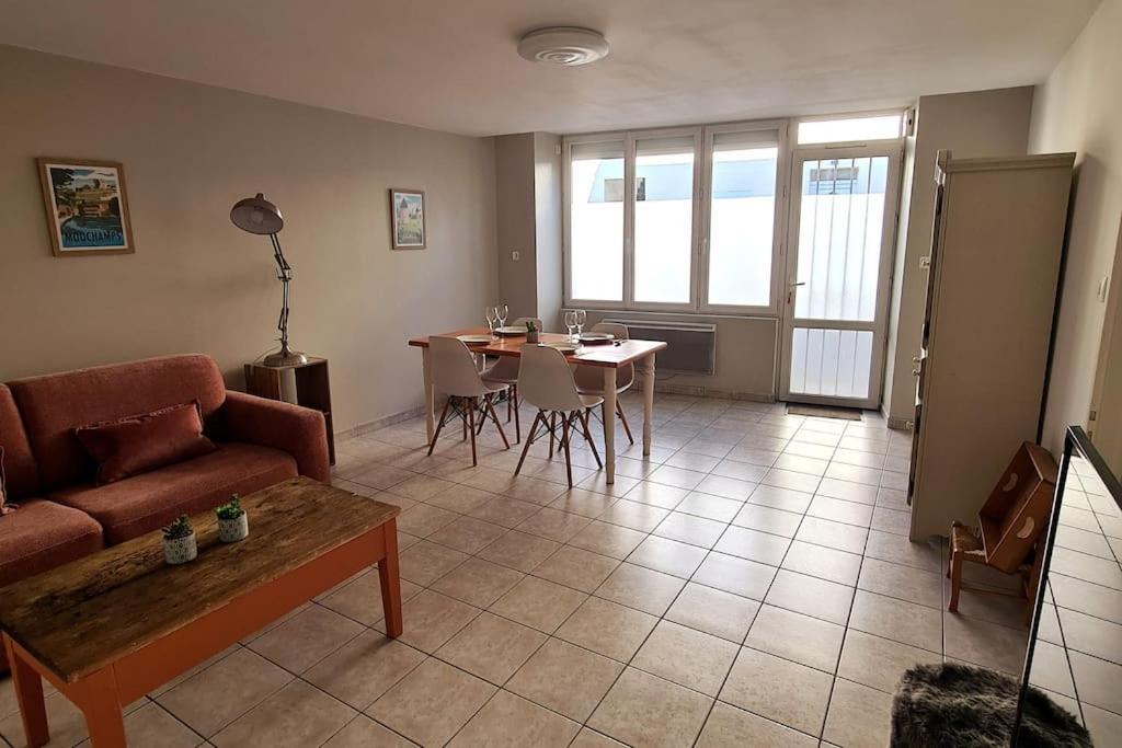 Le Nid Des Epesses Villa Les Epesses Exterior photo